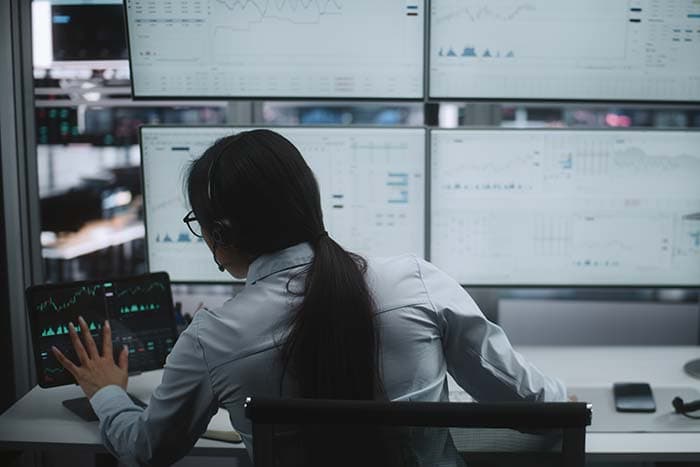 Trader Executing on the desk